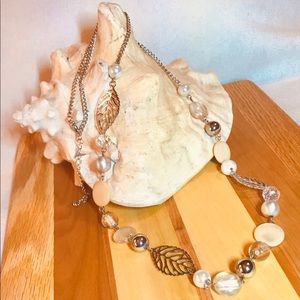 Jewelry - Pretty Autumnal Necklace with Mixture of Beads Jewelry - Pretty Autumnal Necklace with Mixture of Beads